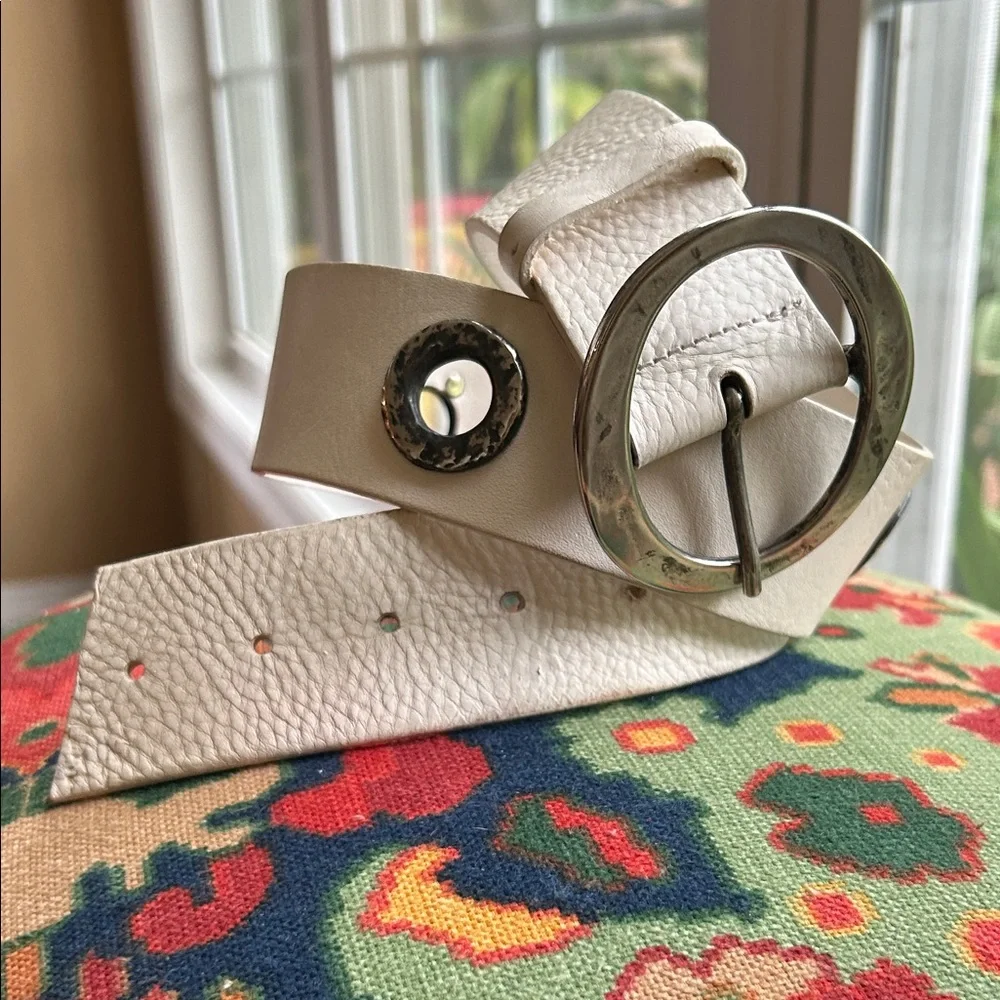 Vintage Made in Italy Garuglieri White Distressed Leather Belt, Silver Buckle - Picture 2 of 11
